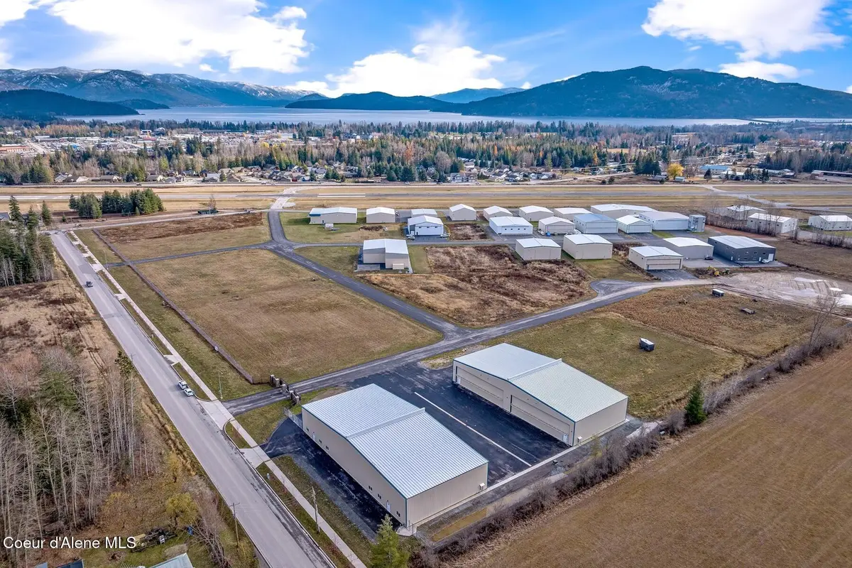 1189 Woodland Dr, Sandpoint