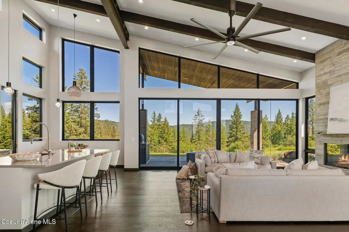 15055 S Chalk Hill Dr, Coeur d'Alene