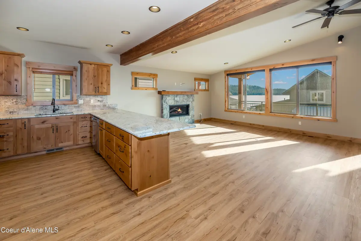 110 Palouse Dr, Nordman