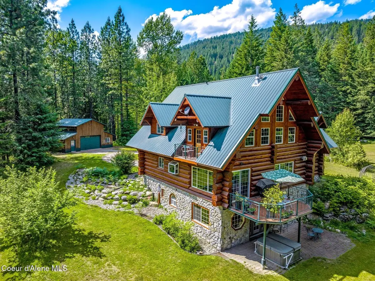 1198 Mountain View Dr, Sandpoint