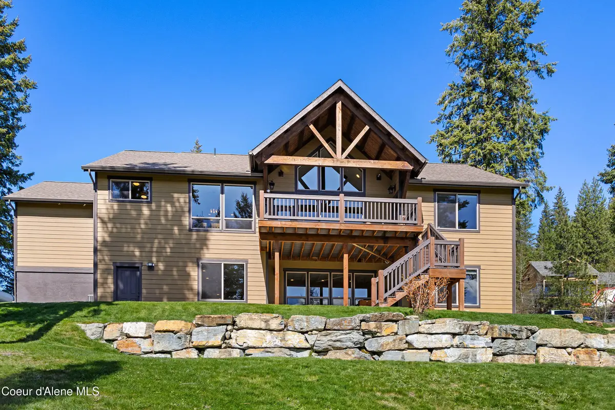 355 Olympic Dr, Sandpoint