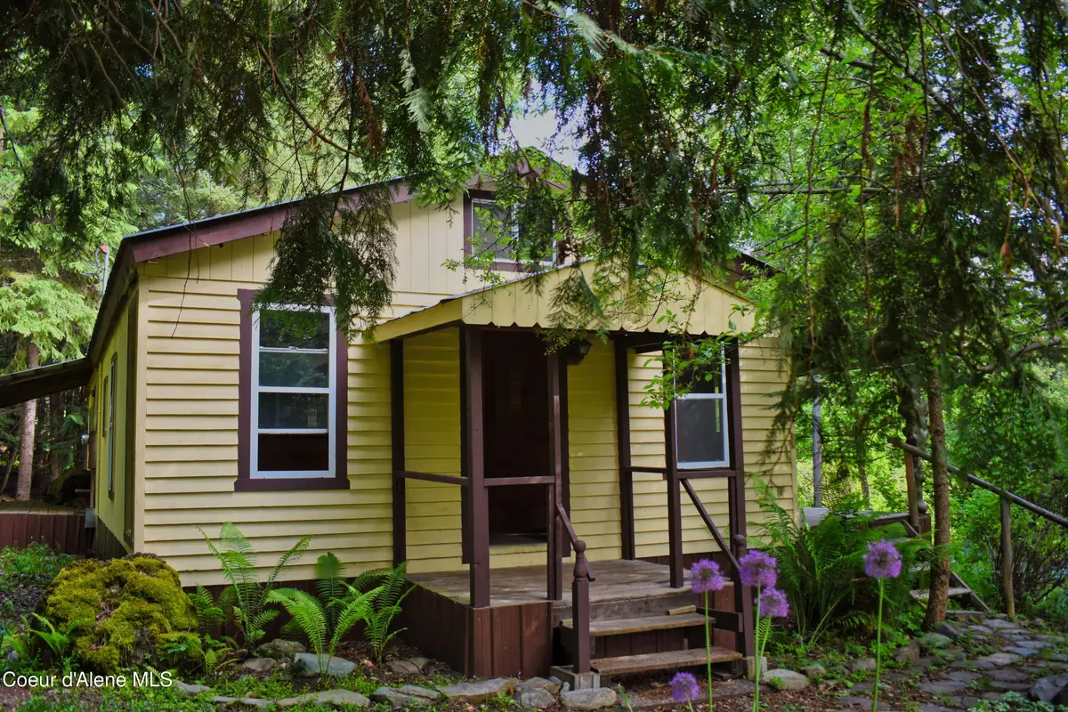 4801 Old Highway Two Loop, Moyie Springs