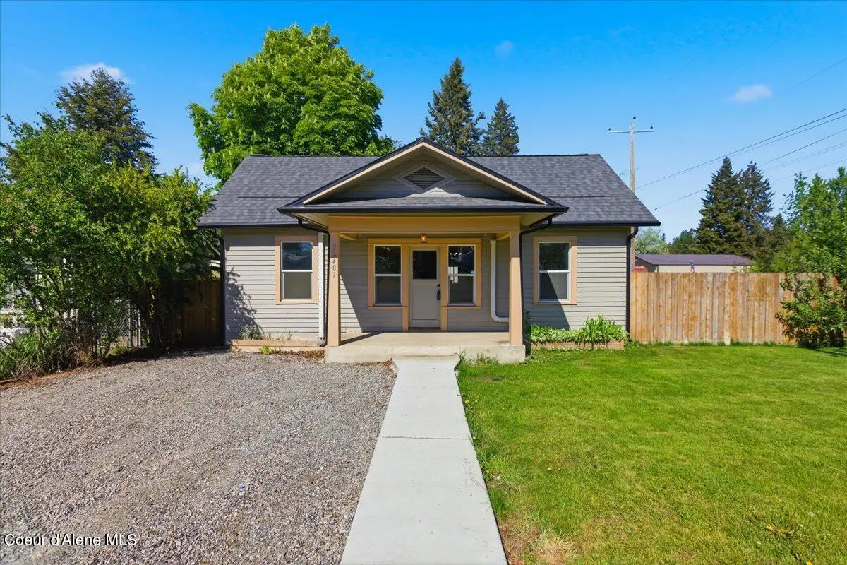 32487 N 2nd Ave, Spirit Lake