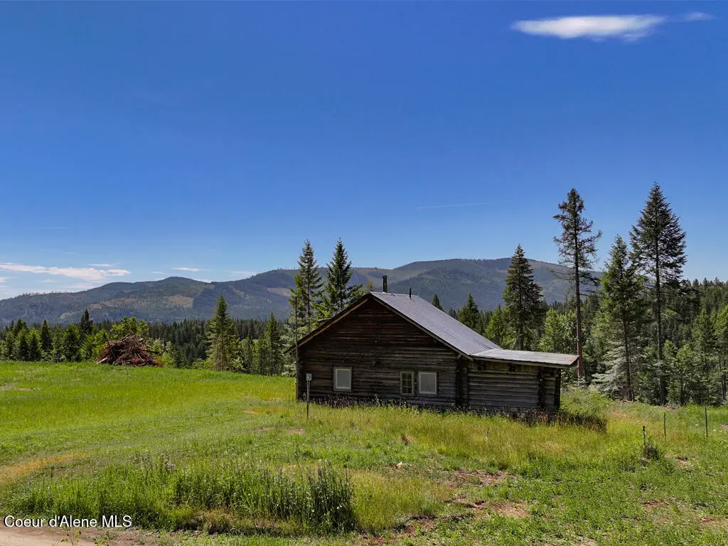 560 Terry Trl, Priest River