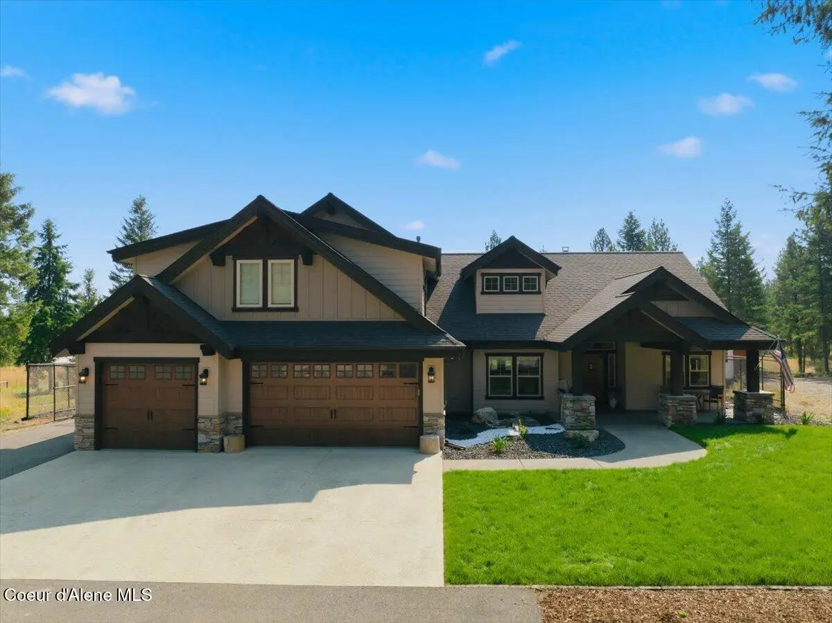 32421 N Riffle Rd, Spirit Lake