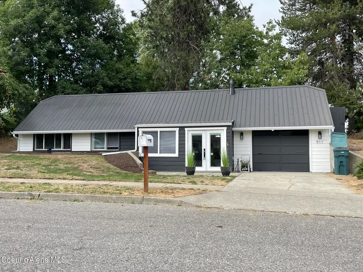911 E Woolsey Dr, Coeur d'Alene
