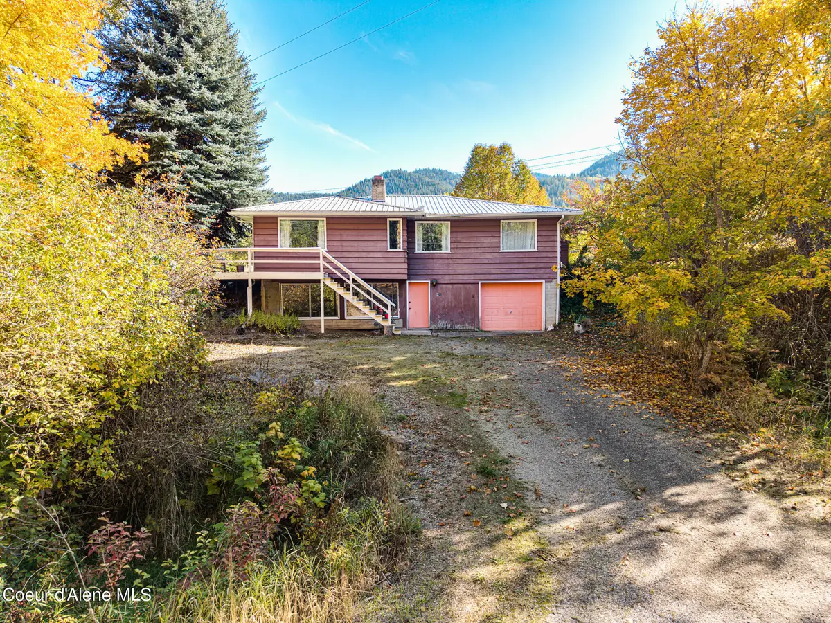 371 Lower Page Rd, Smelterville